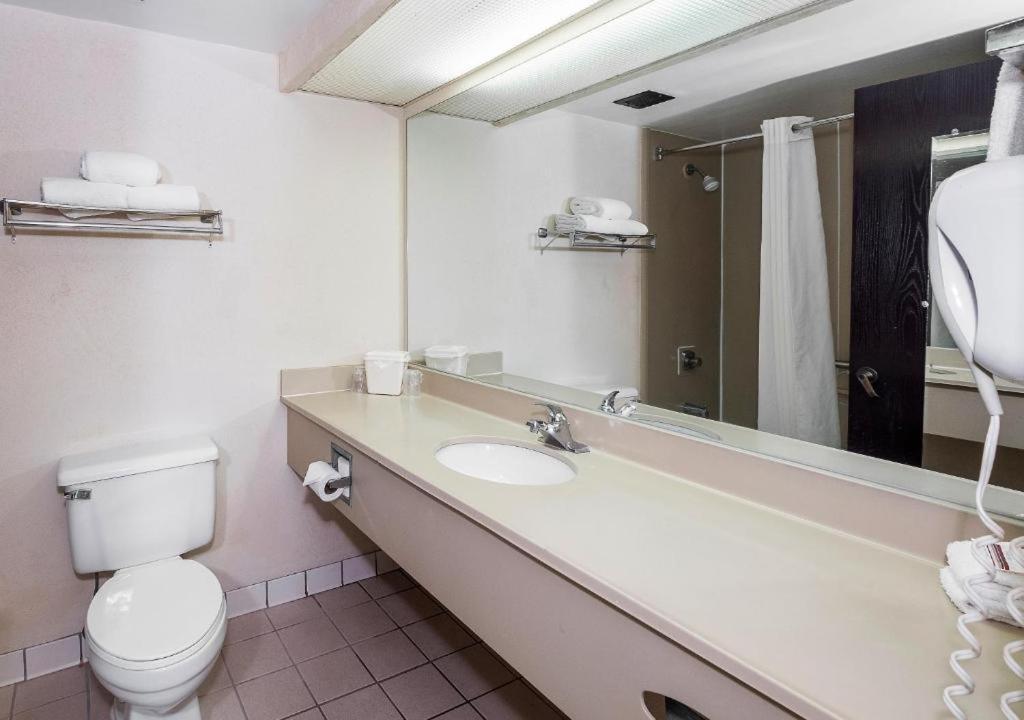 My Home & Suites Madison Ga Bagian luar foto