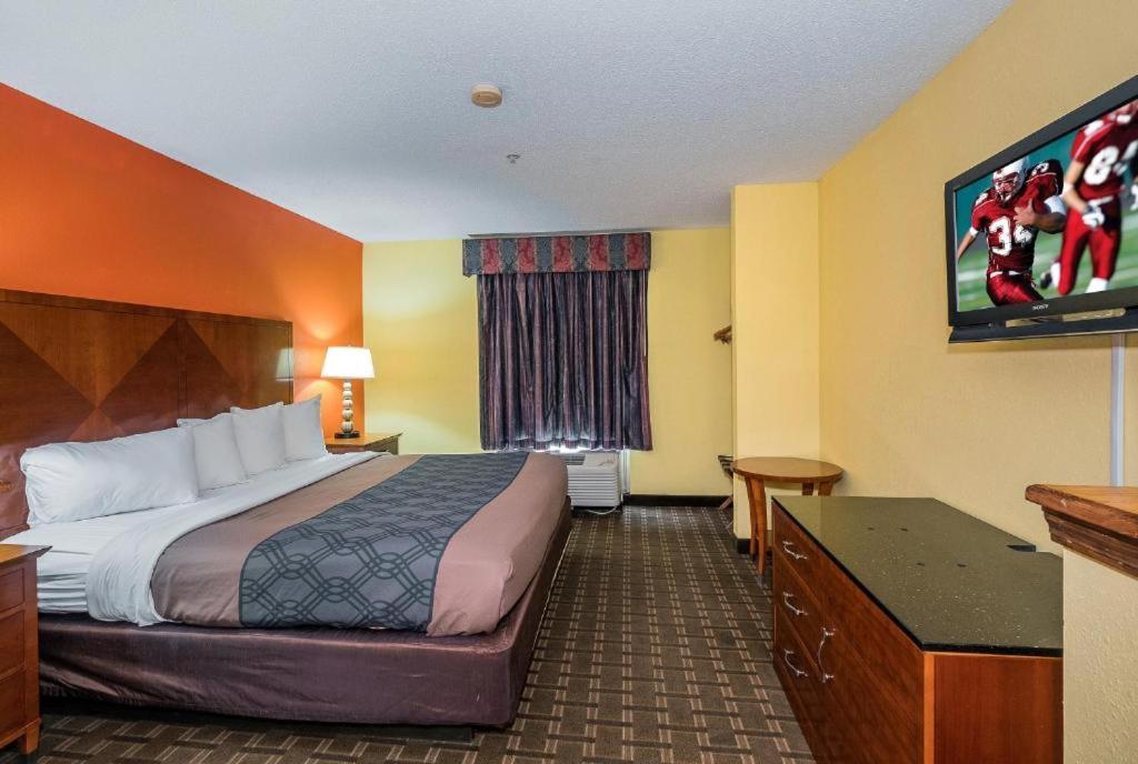 My Home & Suites Madison Ga Bagian luar foto